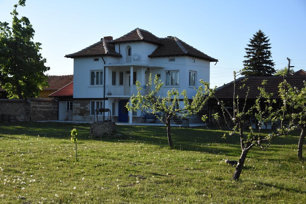 Guest House Ongal Krushuna Extérieur photo